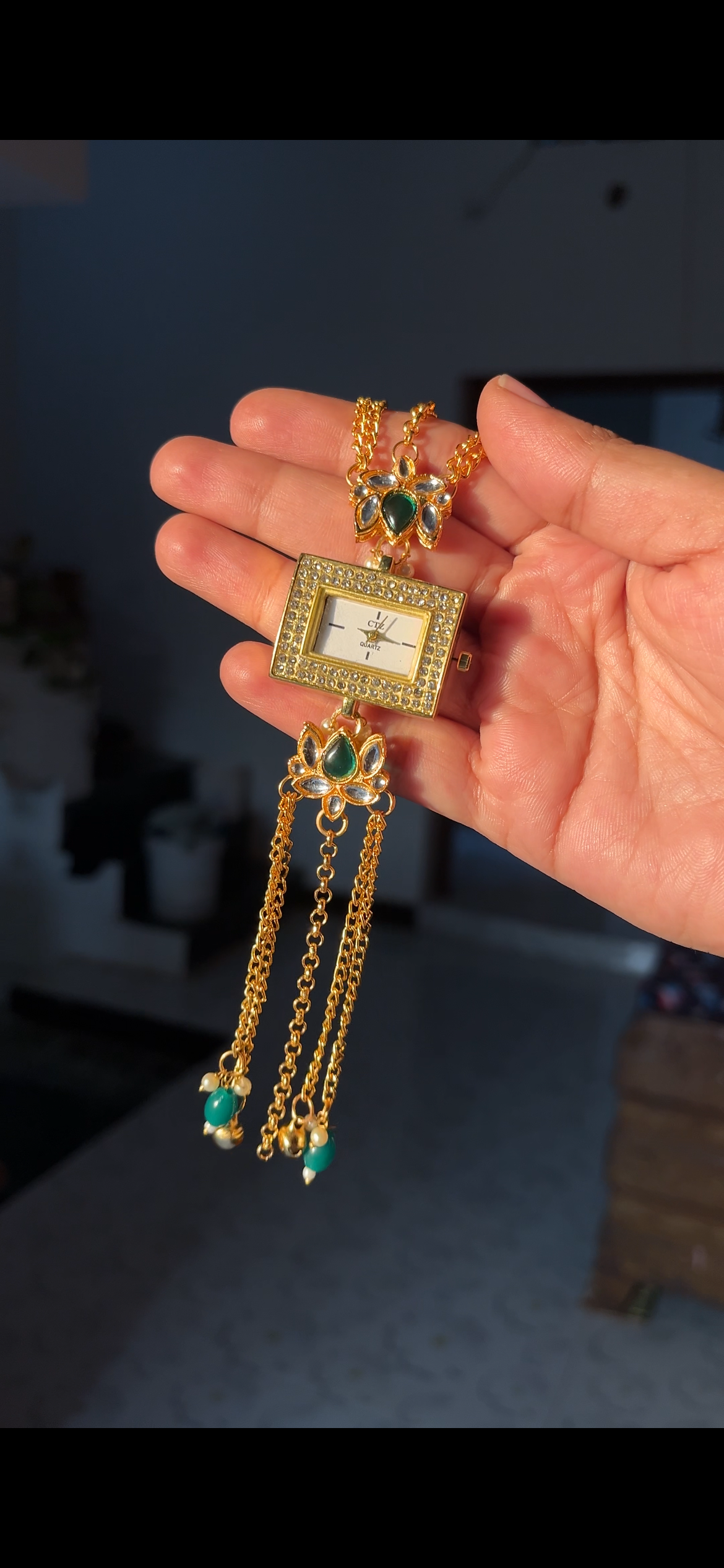 Kundan watch square